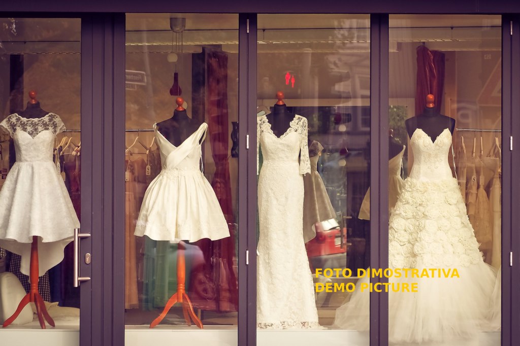 Wedding Dresses - Bank. 9/2017 - Fermo L.C.-Sale 4